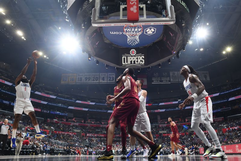 LOS ANGELES, CA - APRIL 7: James Harden #1 of the LA Clippers shoots the ball during the game against the Cleveland Cavaliers on April 7, 2024 at Crypto.Com Arena in Los Angeles, California. NOTE TO USER: User expressly acknowledges and agrees that, by downloading and/or using this Photograph, user is consenting to the terms and conditions of the Getty Images License Agreement. Mandatory Copyright Notice: Copyright 2024 NBAE (Photo by Adam Pantozzi/NBAE via Getty Images)