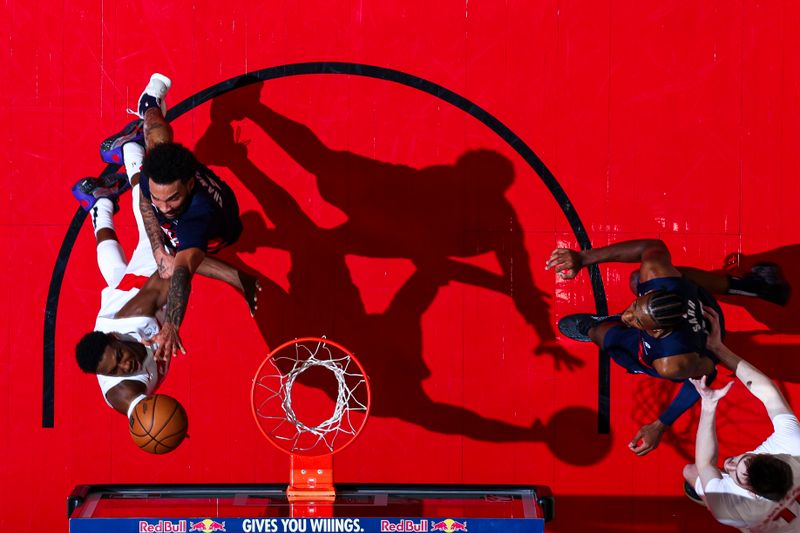 TORONTO, CANADA - MARCH 10: RJ Barrett #9 of the Toronto Raptors shoots the ball during the game against the Washington Wizards on March 10, 2025 at the Scotiabank Arena in Toronto, Ontario, Canada.  NOTE TO USER: User expressly acknowledges and agrees that, by downloading and or using this Photograph, user is consenting to the terms and conditions of the Getty Images License Agreement.  Mandatory Copyright Notice: Copyright 2025 NBAE (Photo by Vaughn Ridley/NBAE via Getty Images)