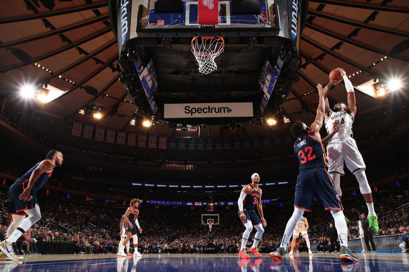 NEW YORK, NY - NOVEMBER 8: Giannis Antetokounmpo #34 of the Milwaukee Bucks drives to the basket during the game against the New York Knicks on November 8, 2024 at Madison Square Garden in New York City, New York.  NOTE TO USER: User expressly acknowledges and agrees that, by downloading and or using this photograph, User is consenting to the terms and conditions of the Getty Images License Agreement. Mandatory Copyright Notice: Copyright 2024 NBAE  (Photo by Nathaniel S. Butler/NBAE via Getty Images)