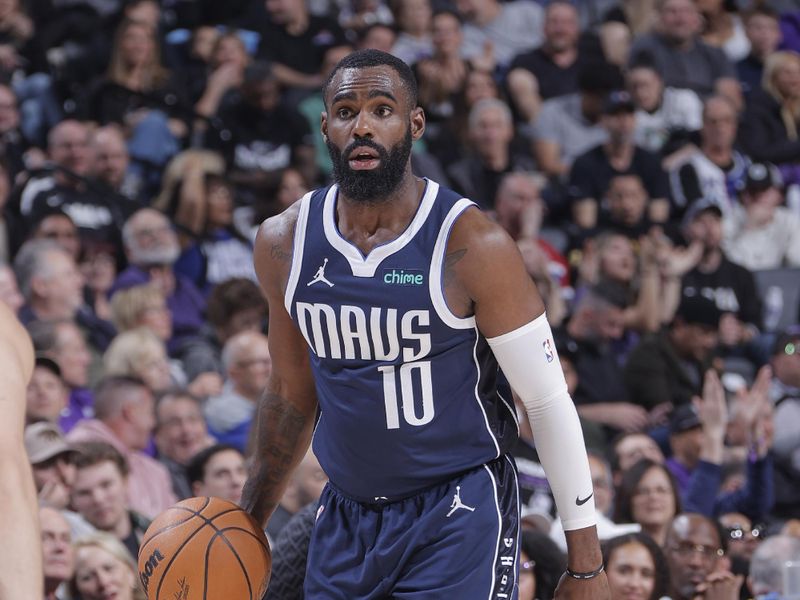 SACRAMENTO, CA - MARCH 29:  Tim Hardaway Jr. #10 of the Dallas Mavericks handles the ball during the game  on March 29, 2024 at Golden 1 Center in Sacramento, California. NOTE TO USER: User expressly acknowledges and agrees that, by downloading and or using this Photograph, user is consenting to the terms and conditions of the Getty Images License Agreement. Mandatory Copyright Notice: Copyright 2024 NBAE (Photo by Rocky Widner/NBAE via Getty Images)