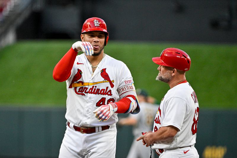 Aug 14, 2023; St. Louis, Missouri, USA;  St. Louis Cardinals catcher Willson Contreras (40) reacts after a single against the Oakland Athletics during the third inning at Busch Stadium. Mandatory Credit: Jeff Curry-USA TODAY Sports