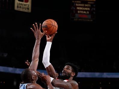 PORTLAND, OR - NOVEMBER 5: Deandre Ayton #2 of the Portland Trail Blazers shoots the ball over defender and former Phoenix Suns teammate Bismack Biyombo #18 of the Memphis Grizzlies during the game on November 5, 2023 at the Moda Center Arena in Portland, Oregon. NOTE TO USER: User expressly acknowledges and agrees that, by downloading and or using this photograph, user is consenting to the terms and conditions of the Getty Images License Agreement. Mandatory Copyright Notice: Copyright 2023 NBAE (Photo by Cameron Browne/NBAE via Getty Images)