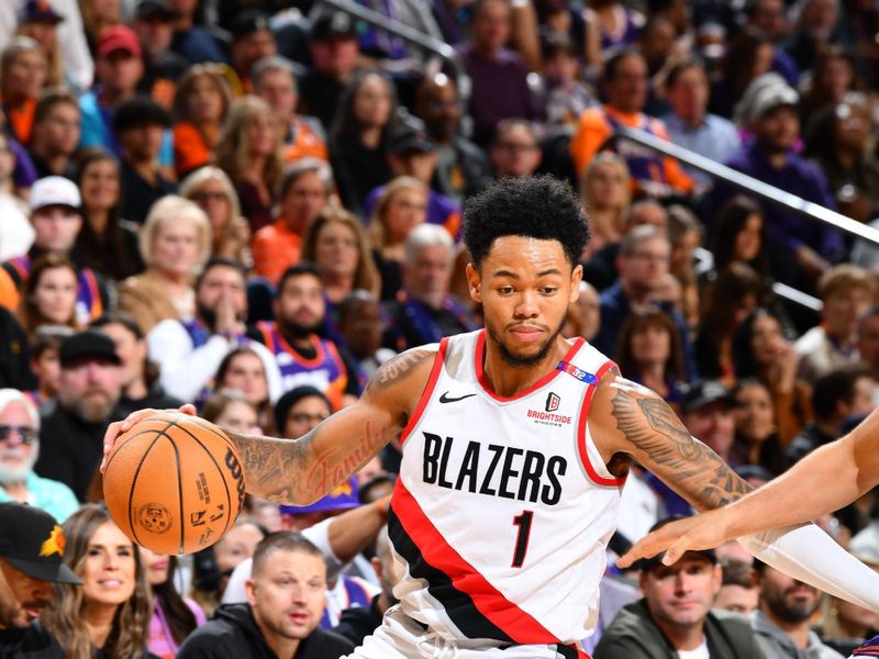 PHOENIX, AZ - NOVEMBER 2: Anfernee Simons #1 of the Portland Trail Blazers dribbles the ball during the game against the Phoenix Suns on November 2, 2024 at Footprint Center in Phoenix, Arizona. NOTE TO USER: User expressly acknowledges and agrees that, by downloading and or using this photograph, user is consenting to the terms and conditions of the Getty Images License Agreement. Mandatory Copyright Notice: Copyright 2024 NBAE (Photo by Barry Gossage/NBAE via Getty Images)