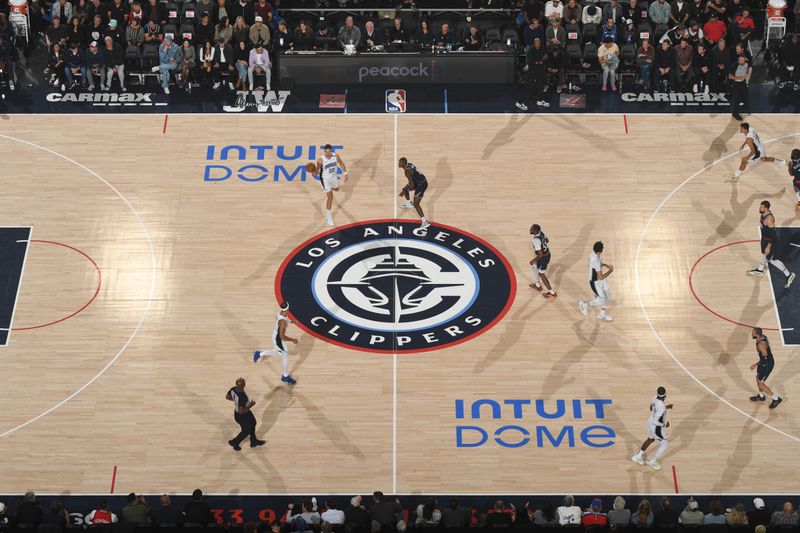 INGLEWOOD, CA - NOVEMBER 20: Franz Wagner #22 of the Orlando Magic dribbles the ball during the game against the LA Clippers on November 20, 2024 at Intuit Dome in Los Angeles, California. NOTE TO USER: User expressly acknowledges and agrees that, by downloading and/or using this Photograph, user is consenting to the terms and conditions of the Getty Images License Agreement. Mandatory Copyright Notice: Copyright 2024 NBAE (Photo by Juan Ocampo/NBAE via Getty Images)