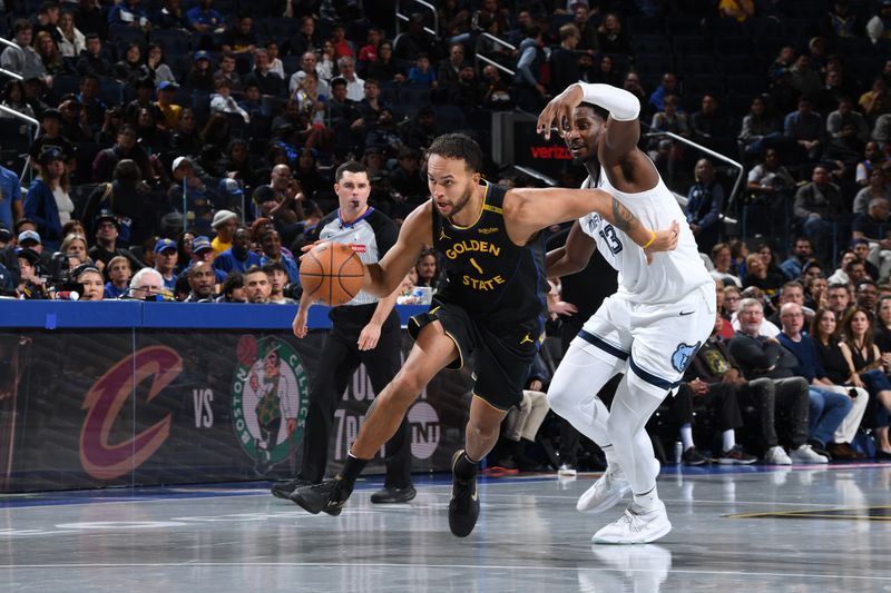 SAN FRANCISCO, CA - NOVEMBER 15: Kyle Anderson #1 of the Golden State Warriors drives to the basket during the game against the Memphis Grizzlies during the Emirates NBA Cup game on November 15, 2024 at Chase Center in San Francisco, California. NOTE TO USER: User expressly acknowledges and agrees that, by downloading and or using this photograph, user is consenting to the terms and conditions of Getty Images License Agreement. Mandatory Copyright Notice: Copyright 2024 NBAE (Photo by Noah Graham/NBAE via Getty Images)