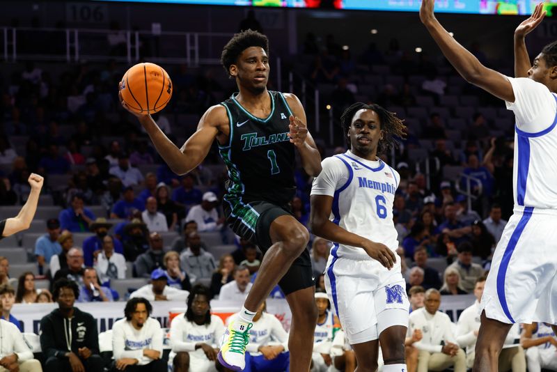 Mar 15, 2025; Fort Worth, TX, USA; Tulane Green Wave forward Kaleb Banks (1) passes the ball ahead of Memphis Tigers guard Baraka Okojie (6) during the first half at Dickies Arena. Mandatory Credit: Chris Jones-Imagn Images