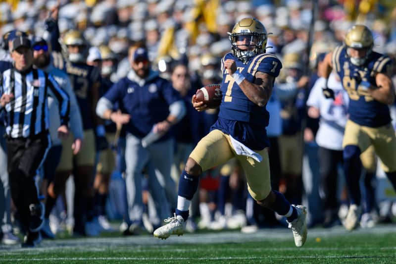 Nov 18, 2023; Annapolis, Maryland, USA; Navy Midshipmen quarterback Xavier Arline (7) runs the ball during the first quarter against the East Carolina Pirates at Navy-Marine Corps Memorial Stadium. Mandatory Credit: Reggie Hildred-USA TODAY Sports