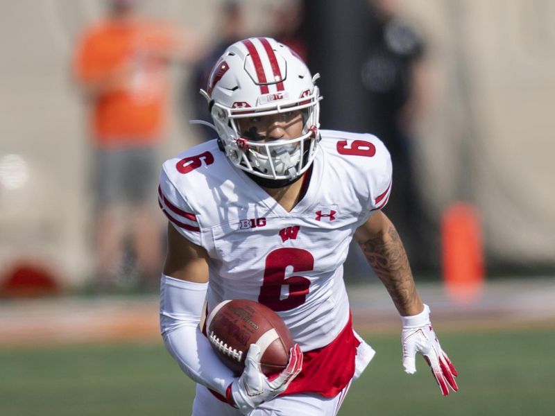 Oct 19, 2019; Champaign, IL, USA; Wisconsin Badgers wide receiver Danny Davis III (6) runs the ball against the Illinois Fighting Illini during the first half at Memorial Stadium. Mandatory Credit: Patrick Gorski-USA TODAY Sports