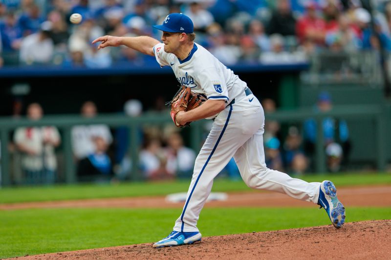 May 4, 2024; Kansas City, Missouri, USA; Kansas City Royals pitcher Tyler Duffey (21) pitching during the fourth inning against the Texas Rangers at Kauffman Stadium. Mandatory Credit: William Purnell-USA TODAY Sports