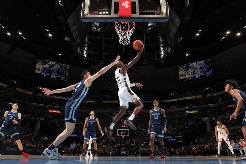 MEMPHIS, TN - OCTOBER 31: Delon Wright #55 of the Milwaukee Bucks dunks the ball during the game against the Memphis Grizzlies on October 31, 2024 at FedExForum in Memphis, Tennessee. NOTE TO USER: User expressly acknowledges and agrees that, by downloading and or using this photograph, User is consenting to the terms and conditions of the Getty Images License Agreement. Mandatory Copyright Notice: Copyright 2024 NBAE (Photo by Joe Murphy/NBAE via Getty Images)