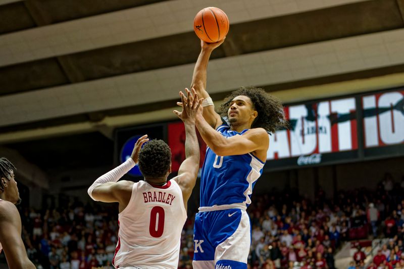 Jan 7, 2023; Tuscaloosa, Alabama, USA; Kentucky Wildcats forward Jacob Toppin (0) shoots against Alabama Crimson Tide guard Jaden Bradley (0) during first half at Coleman Coliseum. Mandatory Credit: Marvin Gentry-USA TODAY Sports