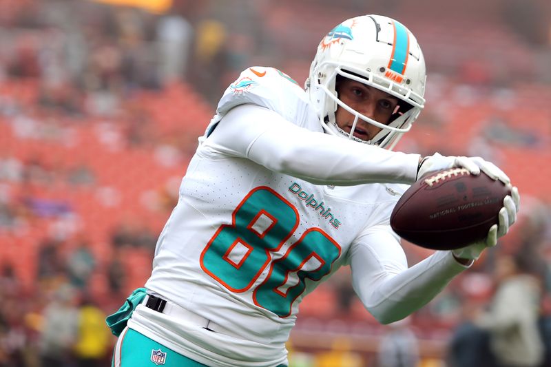 Miami Dolphins tight end Tanner Conner (80) makes a catch before an NFL football game the against Washington Commanders, Sunday, December 03, 2023 in Landover, Md. (AP Photo/Daniel Kucin Jr.)