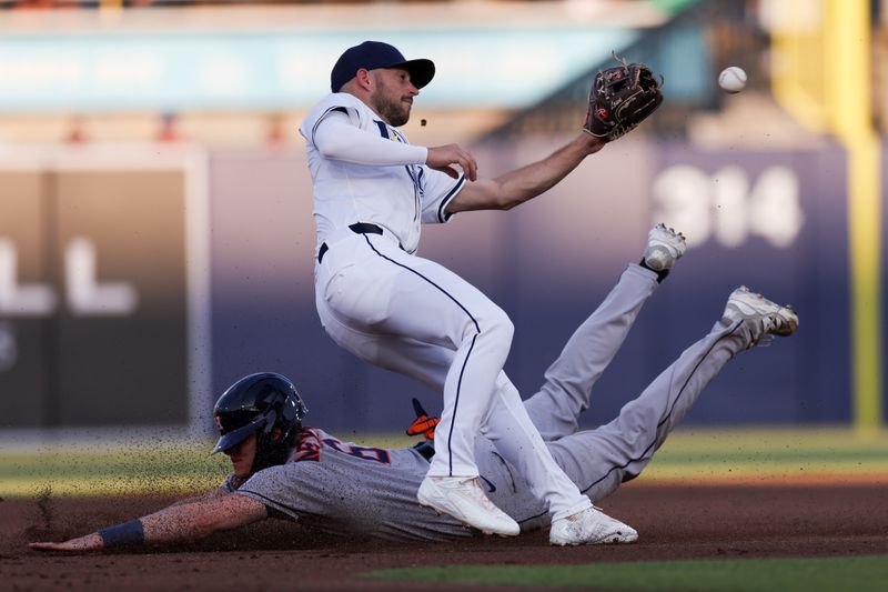 May 19, 2025; Tampa, Florida, USA; Houston Astros center fielder Jake Meyers (6) steals second base against the Tampa Bay Rays in the second inning at George M. Steinbrenner Field. Mandatory Credit: Nathan Ray Seebeck-Imagn Images