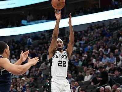 DALLAS, TX - DECEMBER 23: Malaki Branham #22 of the San Antonio Spurs shoots the ball during the game against the Dallas Mavericks on December 23, 2023 at the American Airlines Center in Dallas, Texas. NOTE TO USER: User expressly acknowledges and agrees that, by downloading and or using this photograph, User is consenting to the terms and conditions of the Getty Images License Agreement. Mandatory Copyright Notice: Copyright 2023 NBAE (Photo by Glenn James/NBAE via Getty Images)