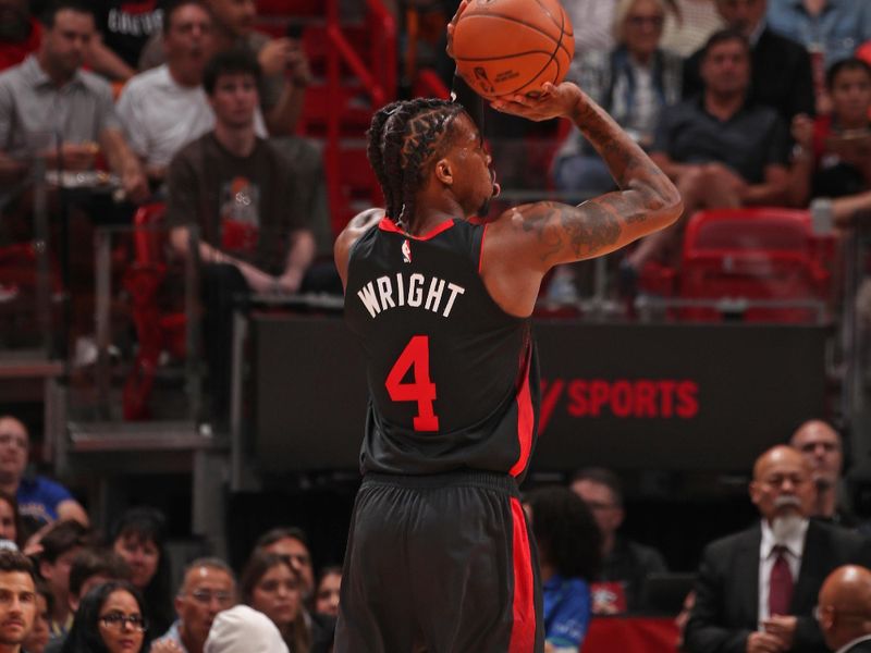 MIAMI, FL - MARCH 26:  Delon Wright #4 of the Miami Heat shoots the ball during the game against the Golden State Warriors on March 26, 2024 at Kaseya Center in Miami, Florida. NOTE TO USER: User expressly acknowledges and agrees that, by downloading and or using this Photograph, user is consenting to the terms and conditions of the Getty Images License Agreement. Mandatory Copyright Notice: Copyright 2024 NBAE (Photo by Issac Baldizon/NBAE via Getty Images)