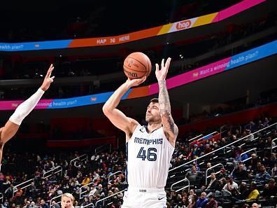 Grizzlies Claw Victory at FedExForum Against Bucks in Close Encounter