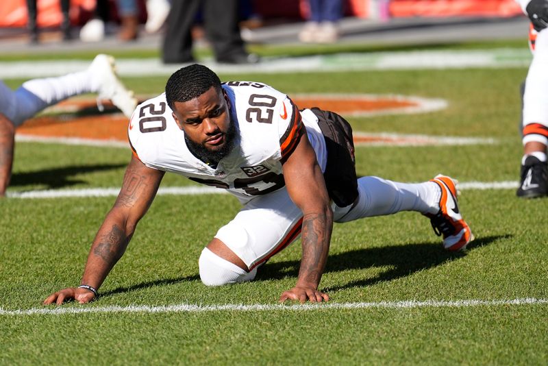 Cleveland Browns vs Carolina Panthers: Nick Chubb Ready to Shine in Charlotte Showdown