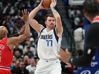 DALLAS, TX - NOVEMBER 1: Luka Doncic #77 of the Dallas Mavericks looks to pass the ball during the game against the Chicago Bulls on November 1, 2023 at the American Airlines Center in Dallas, Texas. NOTE TO USER: User expressly acknowledges and agrees that, by downloading and or using this photograph, User is consenting to the terms and conditions of the Getty Images License Agreement. Mandatory Copyright Notice: Copyright 2023 NBAE (Photo by Glenn James/NBAE via Getty Images)