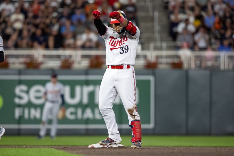 Twins' Sixth Inning Surge Overwhelms Braves at CoolToday Park