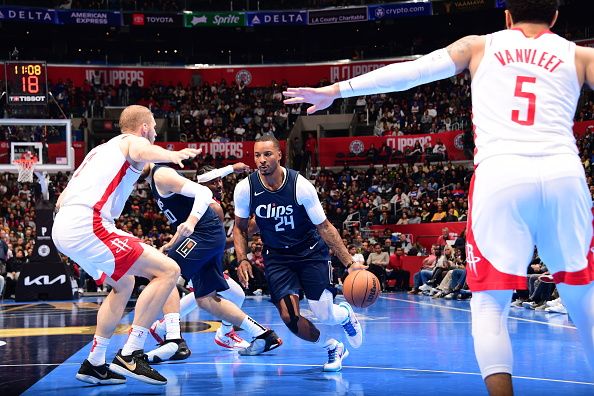 LOS ANGELES, CA - NOVEMBER 17: Norman Powell #24 of the LA Clippers drives to the basket during the game against the Houston Rockets during the In-Season Tournament on November 17, 2023 at Crypto.Com Arena in Los Angeles, California. NOTE TO USER: User expressly acknowledges and agrees that, by downloading and/or using this Photograph, user is consenting to the terms and conditions of the Getty Images License Agreement. Mandatory Copyright Notice: Copyright 2023 NBAE (Photo by Adam Pantozzi/NBAE via Getty Images)