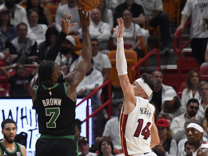 MIAMI, FL - APRIL 27: Jaylen Brown #7 of the Boston Celtics shoots a three point basket against the Miami Heat during Round 1 Game 3 of the 2024 NBA Playoffs on April 27, 2024 at Kaseya Center in Miami, Florida. NOTE TO USER: User expressly acknowledges and agrees that, by downloading and or using this Photograph, user is consenting to the terms and conditions of the Getty Images License Agreement. Mandatory Copyright Notice: Copyright 2024 NBAE (Photo by Brian Babineau/NBAE via Getty Images)