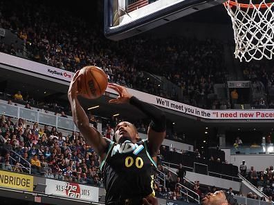 INDIANAPOLIS, IN - DECEMBER 23:  Bennedict Mathurin #00 of the Indiana Pacers rebounds the ball during the game against the Orlando Magic on December 23, 2023 at Gainbridge Fieldhouse in Indianapolis, Indiana. NOTE TO USER: User expressly acknowledges and agrees that, by downloading and or using this Photograph, user is consenting to the terms and conditions of the Getty Images License Agreement. Mandatory Copyright Notice: Copyright 2023 NBAE (Photo by Ron Hoskins/NBAE via Getty Images)