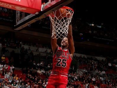 MIAMI, FL - DECEMBER 16: Dalen Terry #25 of the Chicago Bulls dunks the ball during the game against the Miami Heat on December 16, 2023 at Kaseya Center in Miami, Florida. NOTE TO USER: User expressly acknowledges and agrees that, by downloading and or using this Photograph, user is consenting to the terms and conditions of the Getty Images License Agreement. Mandatory Copyright Notice: Copyright 2023 NBAE (Photo by Issac Baldizon/NBAE via Getty Images)