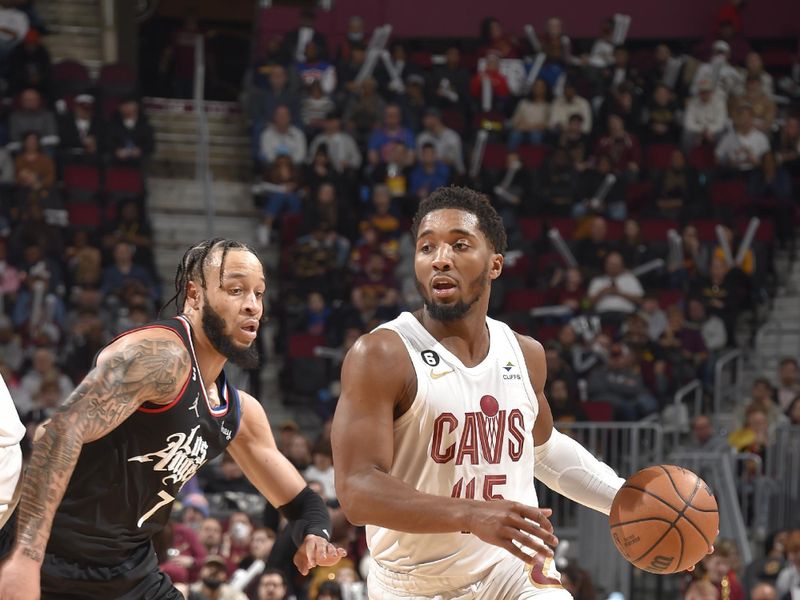 CLEVELAND, OH - JANUARY 29: Donovan Mitchell #45 of the Cleveland Cavaliers moves the ball during the game against the LA Clippers on January 29, 2023 at Rocket Mortgage FieldHouse in Cleveland, Ohio. NOTE TO USER: User expressly acknowledges and agrees that, by downloading and/or using this Photograph, user is consenting to the terms and conditions of the Getty Images License Agreement. Mandatory Copyright Notice: Copyright 2023 NBAE (Photo by David Liam Kyle/NBAE via Getty Images)