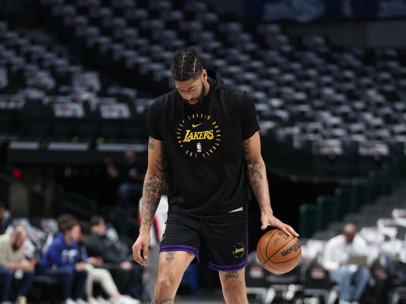 DALLAS, TX - JANUARY 7: Anthony Davis #3 of the Los Angeles Lakers warms up before the game against the Dallas Mavericks on January 7, 2025 at American Airlines Center in Dallas, Texas. NOTE TO USER: User expressly acknowledges and agrees that, by downloading and or using this photograph, User is consenting to the terms and conditions of the Getty Images License Agreement. Mandatory Copyright Notice: Copyright 2025 NBAE (Photo by Tim Heitman/NBAE via Getty Images)