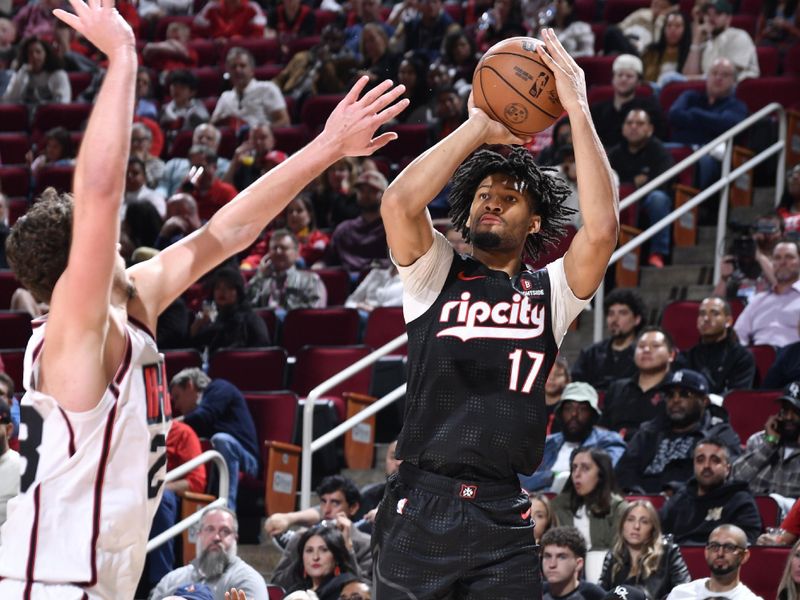 HOUSTON, TX -NOVEMBER 23:  Shaedon Sharpe #17 of the Portland Trail Blazers shoots a three point basket during the game against the Houston Rockets on November 23, 2024 at the Toyota Center in Houston, Texas. NOTE TO USER: User expressly acknowledges and agrees that, by downloading and or using this photograph, User is consenting to the terms and conditions of the Getty Images License Agreement. Mandatory Copyright Notice: Copyright 2024 NBAE (Photo by Logan Riely/NBAE via Getty Images)