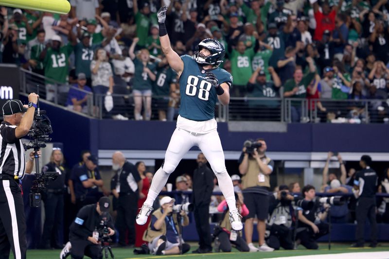 Philadelphia Eagles tight end Dallas Goedert celebrates his touchdown catch in the first half of an NFL football game against the Dallas Cowboys in Arlington, Texas, Sunday, Nov. 10, 2024. (AP Photo/Gareth Patterson)