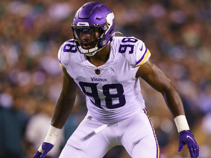 Minnesota Vikings linebacker D.J. Wonnum (98) in action during the NFL football game against the Philadelphia Eagles, Monday, Sept. 19, 2022, in Philadelphia. (AP Photo/Chris Szagola)