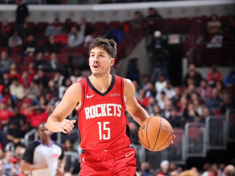 CHICAGO, IL - NOVEMBER 17: Reed Sheppard #15 of the Houston Rockets dribbles the ball during the game against the Chicago Bulls during a regular season game on November 17, 2024 at United Center in Chicago, Illinois. NOTE TO USER: User expressly acknowledges and agrees that, by downloading and or using this photograph, User is consenting to the terms and conditions of the Getty Images License Agreement. Mandatory Copyright Notice: Copyright 2024 NBAE (Photo by Jeff Haynes/NBAE via Getty Images)