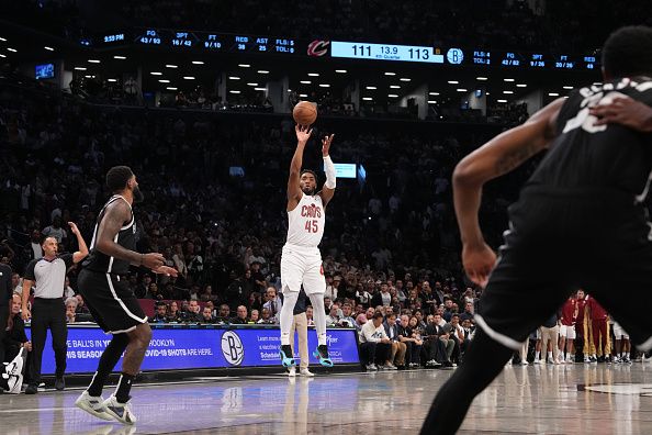 BROOKLYN, NY - OCTOBER 25: Donovan Mitchell #45 of the Cleveland Cavaliers scores the go ahead basket during the game against the Brooklyn Nets on October 25, 2023 at Barclays Center in Brooklyn, New York. NOTE TO USER: User expressly acknowledges and agrees that, by downloading and or using this Photograph, user is consenting to the terms and conditions of the Getty Images License Agreement. Mandatory Copyright Notice: Copyright 2023 NBAE (Photo by Jesse D. Garrabrant/NBAE via Getty Images)