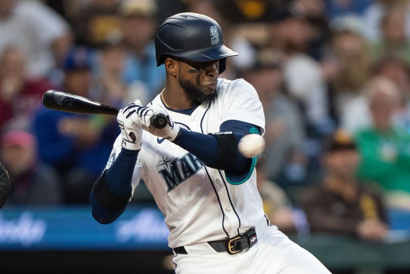Can Mariners Chart a Course to Victory Against Padres at PETCO Park?