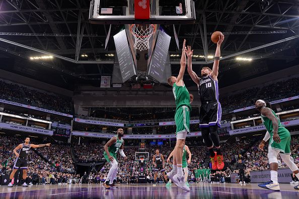 SACRAMENTO, CA - DECEMBER 20:  Domantas Sabonis #10 of the Sacramento Kings goes to the basket during the game on December 20, 2023 at Golden 1 Center in Sacramento, California. NOTE TO USER: User expressly acknowledges and agrees that, by downloading and or using this Photograph, user is consenting to the terms and conditions of the Getty Images License Agreement. Mandatory Copyright Notice: Copyright 2023 NBAE (Photo by Rocky Widner/NBAE via Getty Images)