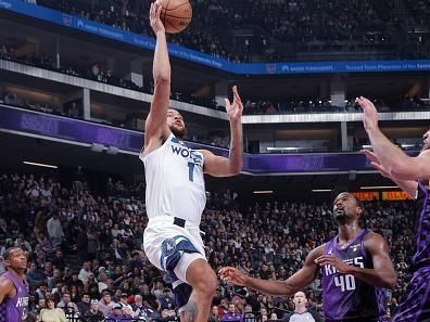 SACRAMENTO, CA - DECEMBER 23: Kyle Anderson #1 of the Minnesota Timberwolves drives to the basket during the game against the Sacramento Kings on December 23, 2023 at Golden 1 Center in Sacramento, California. NOTE TO USER: User expressly acknowledges and agrees that, by downloading and or using this Photograph, user is consenting to the terms and conditions of the Getty Images License Agreement. Mandatory Copyright Notice: Copyright 2023 NBAE (Photo by Rocky Widner/NBAE via Getty Images)