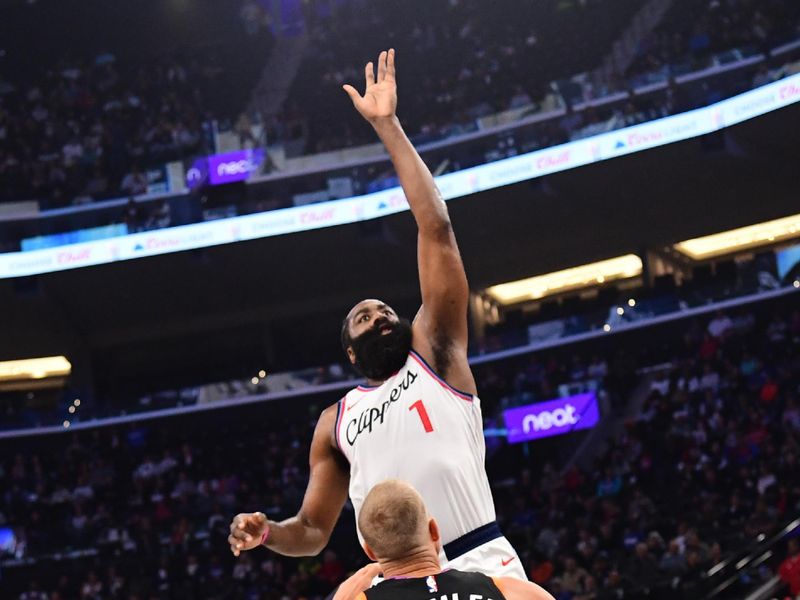 INGLEWOOD, CA - OCTOBER 31: James Harden #1 of the LA Clippers shoots the ball during the game against the Phoenix Suns on October 31, 2024 at Intuit Dome in Los Angeles, California. NOTE TO USER: User expressly acknowledges and agrees that, by downloading and/or using this Photograph, user is consenting to the terms and conditions of the Getty Images License Agreement. Mandatory Copyright Notice: Copyright 2024 NBAE (Photo by Adam Pantozzi/NBAE via Getty Images)