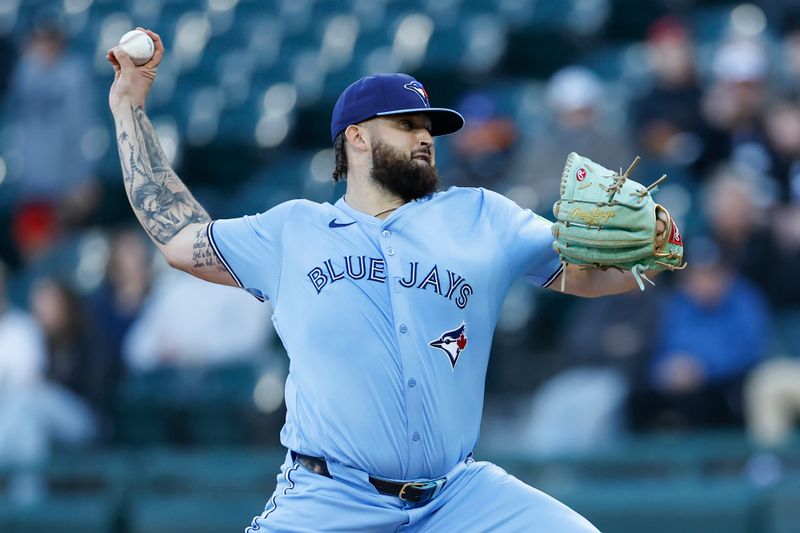 May 27, 2024; Chicago, Illinois, USA; Toronto Blue Jays starting pitcher Alek Manoah (6) delivers a pitch against the Chicago White Sox during the first inning at Guaranteed Rate Field. Mandatory Credit: Kamil Krzaczynski-USA TODAY Sports