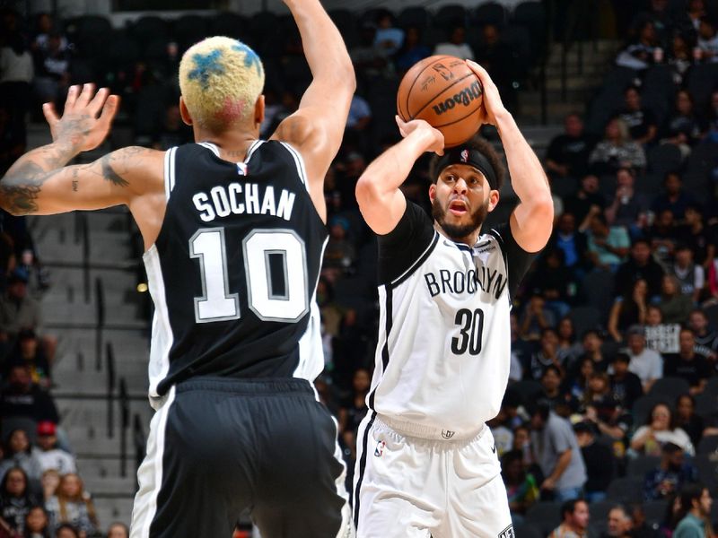 SAN ANTONIO, TX - JANUARY 17: Seth Curry #30 of the Brooklyn Nets shoots the ball during the game against the San Antonio Spurs on January 17, 2023 at the AT&T Center in San Antonio, Texas. NOTE TO USER: User expressly acknowledges and agrees that, by downloading and or using this photograph, user is consenting to the terms and conditions of the Getty Images License Agreement. Mandatory Copyright Notice: Copyright 2022 NBAE (Photos by Michael Gonzales/NBAE via Getty Images)