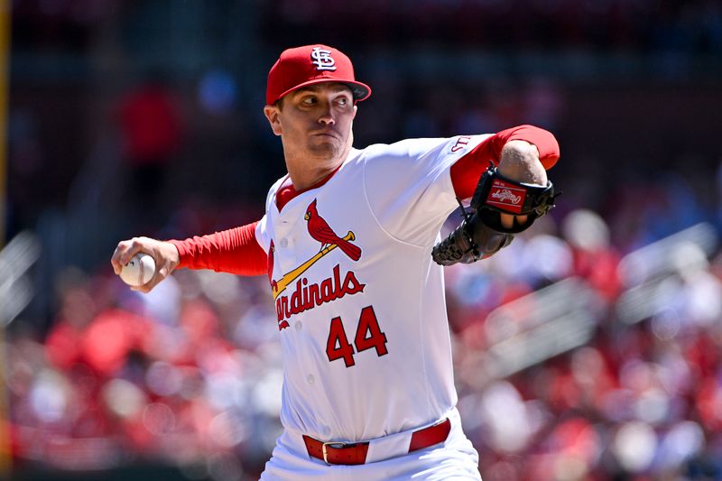 Apr 24, 2024; St. Louis, Missouri, USA;  St. Louis Cardinals starting pitcher Kyle Gibson (44) pitches against the Arizona Diamondbacks during the second inning at Busch Stadium. Mandatory Credit: Jeff Curry-USA TODAY Sports