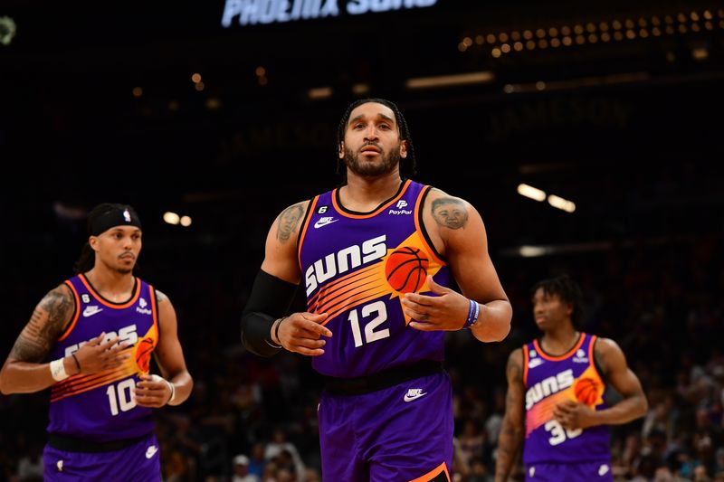 PHOENIX, AZ - APRIL  9: Ish Wainright #12 of the Phoenix Suns looks on during the game against the LA Clippers on April 9, 2023 at Footprint Center in Phoenix, Arizona. NOTE TO USER: User expressly acknowledges and agrees that, by downloading and or using this photograph, user is consenting to the terms and conditions of the Getty Images License Agreement. Mandatory Copyright Notice: Copyright 2023 NBAE (Photo by Kate Frese/NBAE via Getty Images)