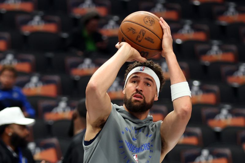 DALLAS, TEXAS - OCTOBER 31: Klay Thompson #31 of the Dallas Mavericks warms up before the game against the Houston Rockets at American Airlines Center on October 31, 2024 in Dallas, Texas. NOTE TO USER: User expressly acknowledges and agrees that, by downloading and or using this photograph, User is consenting to the terms and conditions of the Getty Images License Agreement. (Photo by Richard Rodriguez/Getty Images)