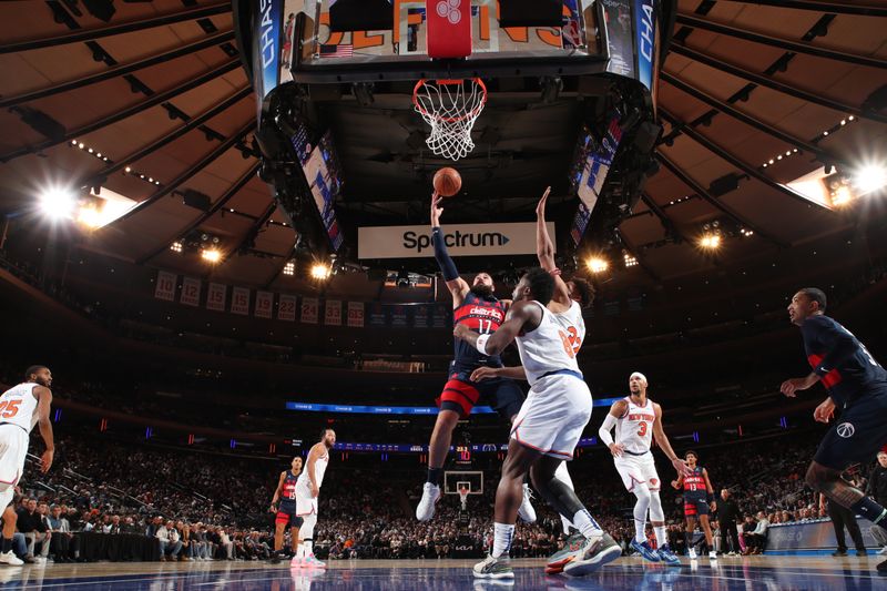 NEW YORK, NY - NOVEMBER 18: Jonas Valanciunas #17 of the Washington Wizards drives to the basket during the game against the New York Knicks on November 18, 2024 at Madison Square Garden in New York City, New York.  NOTE TO USER: User expressly acknowledges and agrees that, by downloading and or using this photograph, User is consenting to the terms and conditions of the Getty Images License Agreement. Mandatory Copyright Notice: Copyright 2024 NBAE  (Photo by Nathaniel S. Butler/NBAE via Getty Images)