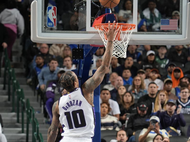 DALLAS, TX - FEBRUARY 10: DeMar DeRozan #10 of the Sacramento Kings drives to the basket during the game against the Dallas Mavericks on February 10, 2025 at American Airlines Center in Dallas, Texas. NOTE TO USER: User expressly acknowledges and agrees that, by downloading and or using this photograph, User is consenting to the terms and conditions of the Getty Images License Agreement. Mandatory Copyright Notice: Copyright 2025 NBAE (Photo by Glenn James/NBAE via Getty Images)