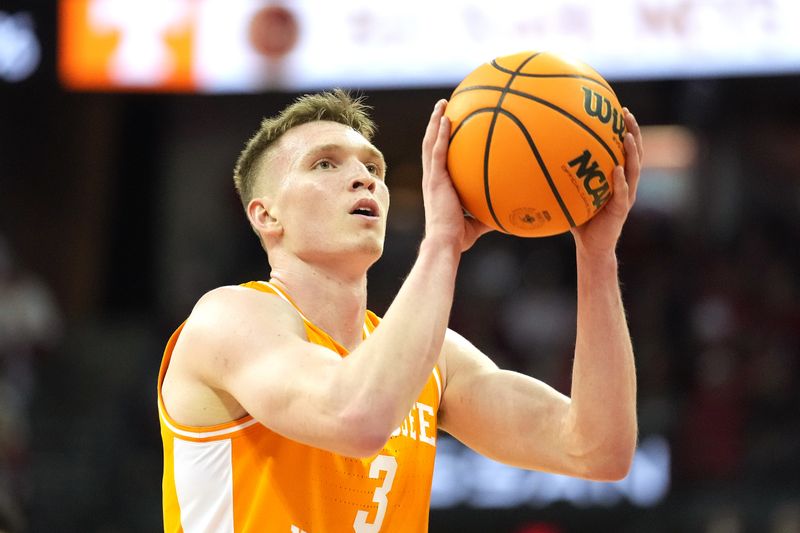 Top Performers Shine as Tennessee Volunteers Face Vanderbilt Commodores