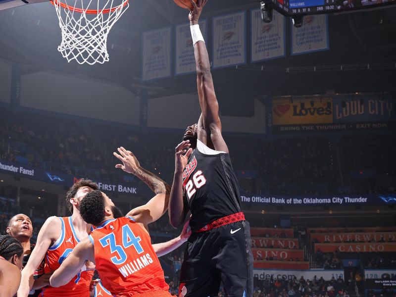 CHICAGO, IL - JANUARY 23: Duop Reath #26 of the Portland Trail Blazers drives to the basket during the game against the Oklahoma City Thunder on January 23, 2024 at United Center in Chicago, Illinois. NOTE TO USER: User expressly acknowledges and agrees that, by downloading and or using this photograph, User is consenting to the terms and conditions of the Getty Images License Agreement. Mandatory Copyright Notice: Copyright 2024 NBAE (Photo by Jeff Haynes/NBAE via Getty Images)