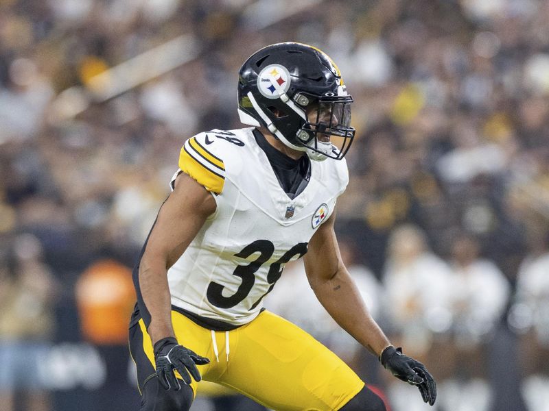 Pittsburgh Steelers safety Minkah Fitzpatrick (39) against the Las Vegas Raiders in an NFL football game, Sunday, Sept. 24, 2023, in Las Vegas, NV. Steelers won 23-18. (AP Photo/Jeff Lewis)