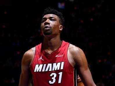 ORLANDO, FL - DECEMBER 20: Thomas Bryant #31 of the Miami Heat prepares to shoot a free throw during the game against the Orlando Magic on December 20, 2023 at the Kia Center in Orlando, Florida. NOTE TO USER: User expressly acknowledges and agrees that, by downloading and or using this photograph, User is consenting to the terms and conditions of the Getty Images License Agreement. Mandatory Copyright Notice: Copyright 2023 NBAE (Photo by Fernando Medina/NBAE via Getty Images)