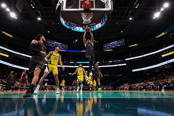 WASHINGTON, DC - DECEMBER 15: Kyle Kuzma #33 of the Washington Wizards goes to the basket against the Indiana Pacers during the second half at Capital One Arena on December 15, 2023 in Washington, DC. NOTE TO USER: User expressly acknowledges and agrees that, by downloading and or using this photograph, User is consenting to the terms and conditions of the Getty Images License Agreement. (Photo by Scott Taetsch/Getty Images)